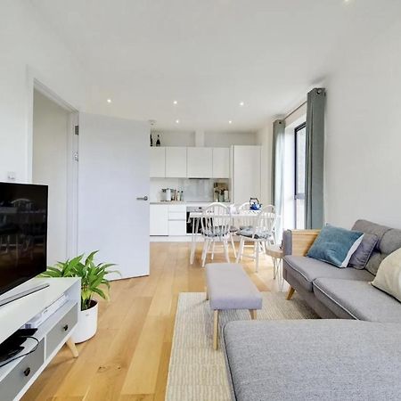 Luxury 2 Bed 2 Bath With Balcony New Build Apartment *South Central London* Экстерьер фото