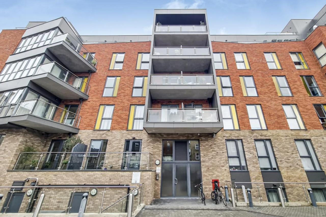 Luxury 2 Bed 2 Bath With Balcony New Build Apartment *South Central London* Экстерьер фото